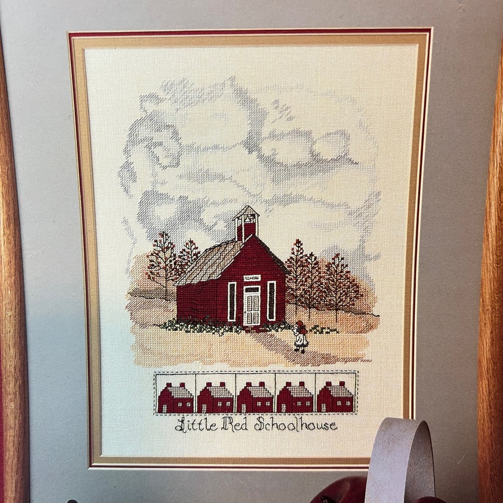 Leisure Arts Leaflet Little Red Schoolhouse Cross Stitch‎ Pattern Americana VTG